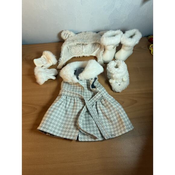 AMERICAN GIRL FASHION SHOW FROSTY FRILLS Outfit Vest Boots Scarf Mittens - Picture 1 of 14